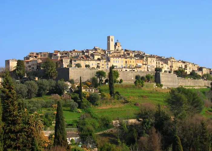 Beautiful In A With Swimming Pool * Villeneuve-Loubet