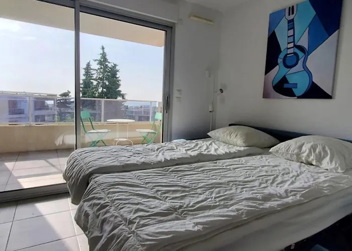 Beautiful In A With Swimming Pool *