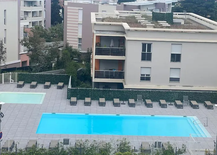 Beautiful In A With Swimming Pool Apartament *